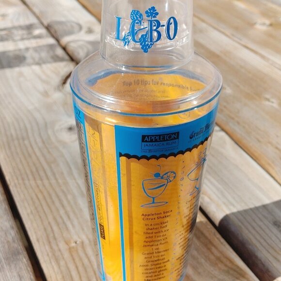 LCBO Martini Shaker with recipes Plastic BNWT - Picture 2 of 5